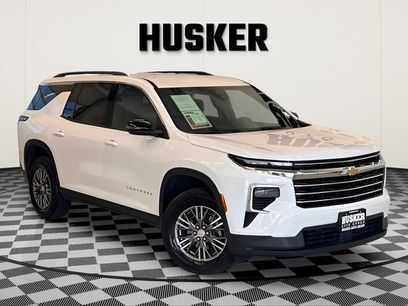 Used 2025 Chevrolet Traverse LT