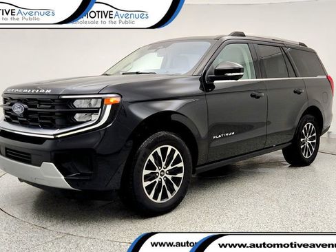 Used 2025 Ford Expedition Platinum AWD/4WD image 1