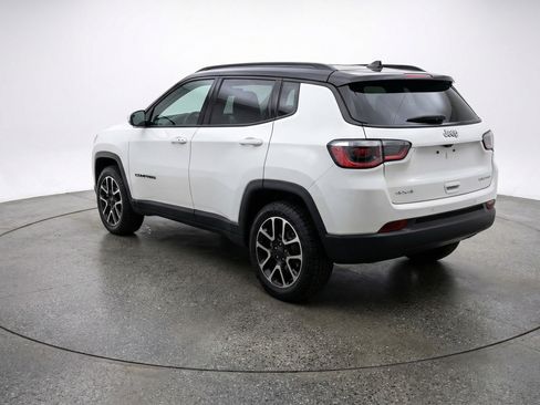 Used 2025 Jeep Compass Trailhawk image 6