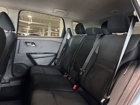 Used 2023 Nissan Rogue SV image 31