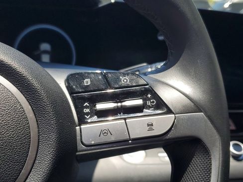 Used 2022 Hyundai Elantra Limited w/ Cargo Package FWD image 26