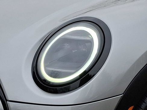 Certified 2025 MINI Cooper S image 9