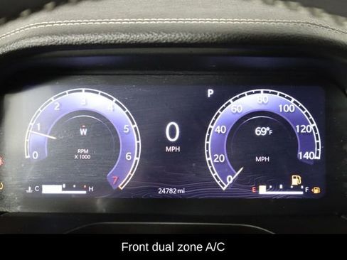 Used 2023 Jeep Grand Cherokee Limited w/ Black Appearance Package image 11