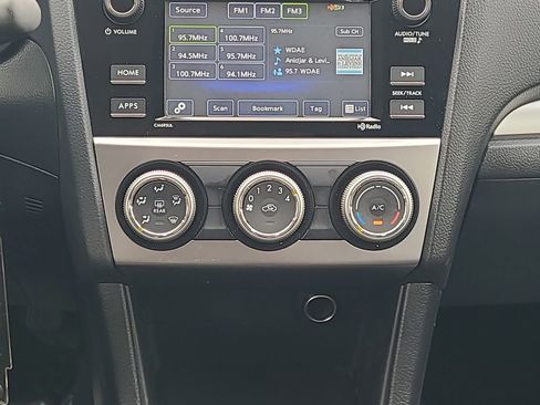 Used 2017 Subaru Crosstrek 2.0i Premium image 15