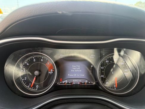 Used 2019 Jeep Cherokee Trailhawk w/ Cold Weather Group AWD/4WD image 15