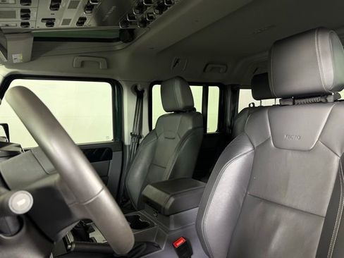 Used 2024 INEOS Grenadier Fieldmaster Edition image 5