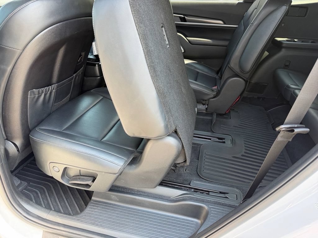 Used 2024 Kia Telluride S w/ S Sunroof Package FWD image 16