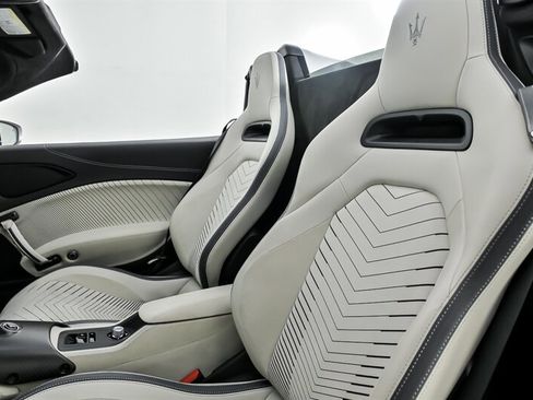 Used 2023 Maserati MC20 Spyder RWD image 23