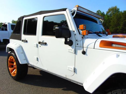 Used 2016 Jeep Wrangler Unlimited Sport w/ Connectivity Group AWD/4WD image 44