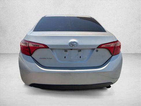 Used 2016 Toyota Corolla L FWD image 3