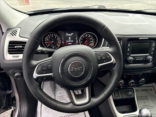 Used 2018 Jeep Compass Sport FWD image 17