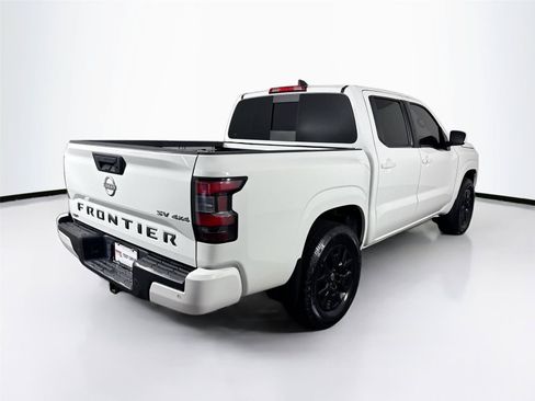 Used 2024 Nissan Frontier SV w/ SV Convenience Package AWD/4WD image 2