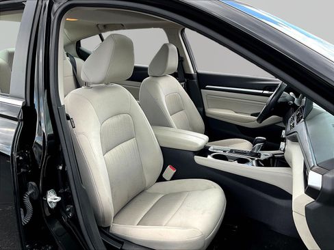 Used 2023 Nissan Altima 2.5 SV w/ SV Premium Package FWD image 29