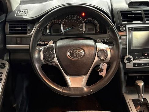 Used 2014 Toyota Camry SE w/ Moonroof Package image 11