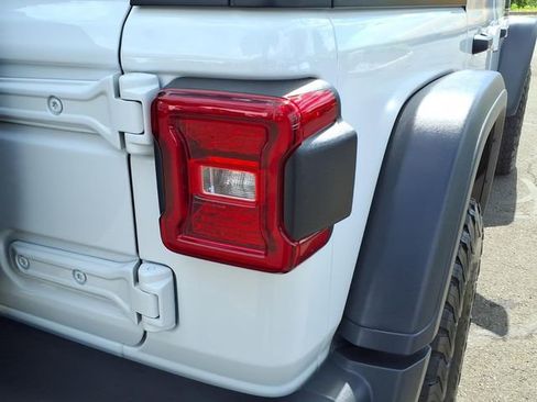 Certified 2023 Jeep Wrangler Unlimited Rubicon 4xe AWD/4WD image 16