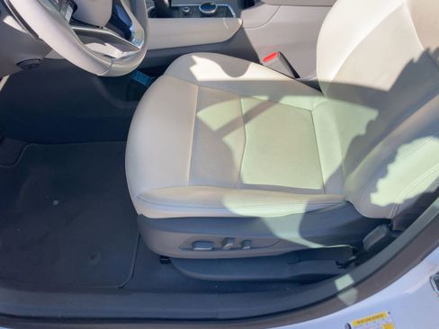 Used 2021 Cadillac XT6 Premium Luxury image 13