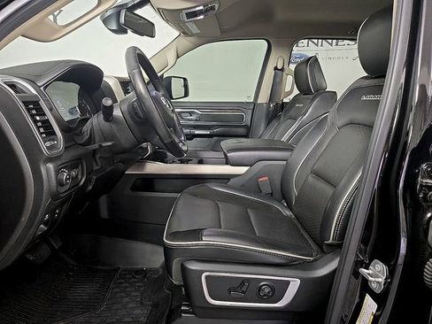 Used 2019 RAM 1500 Laramie AWD/4WD image 14