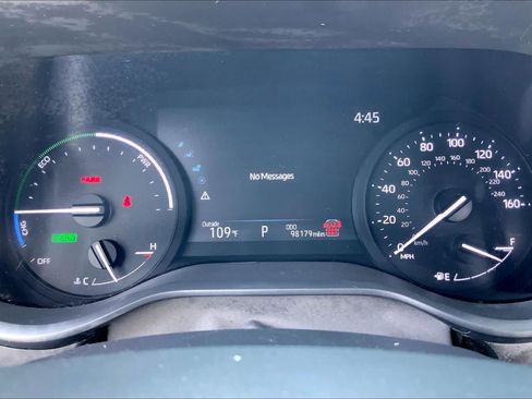 Used 2025 Toyota Sienna LE FWD image 25