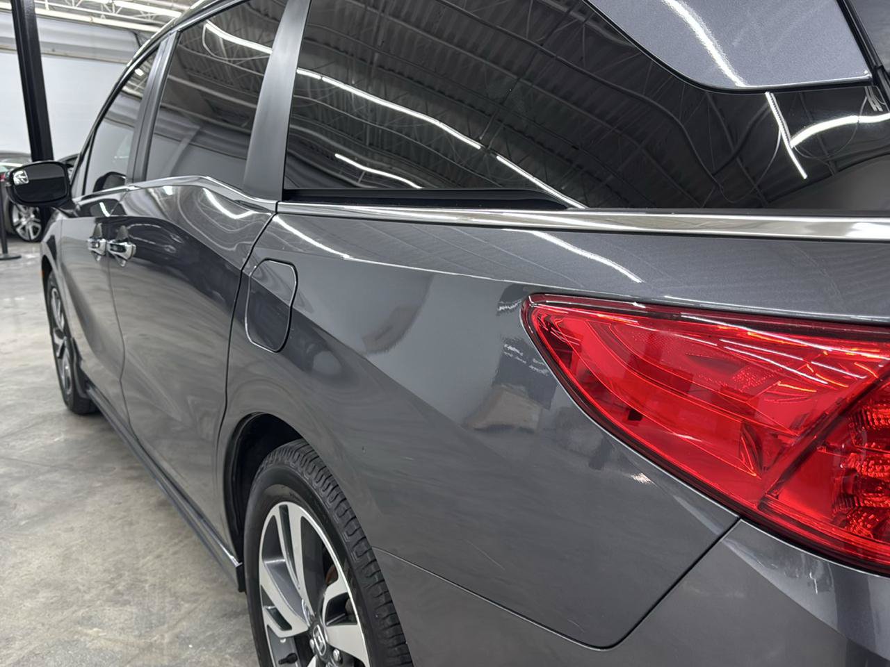 Used 2023 Honda Odyssey Touring image 11