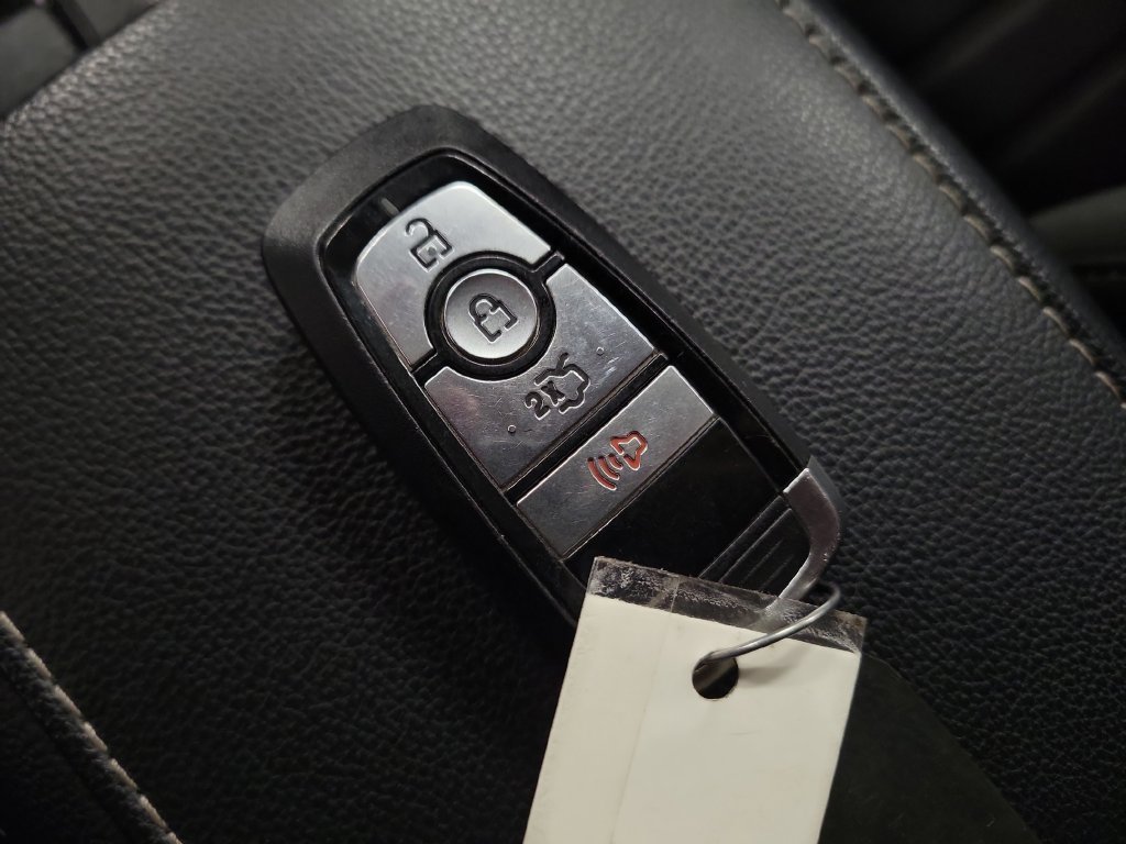 Used 2019 Ford Fusion SE FWD image 20