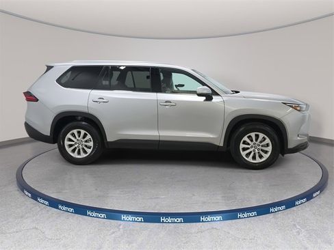 Used 2025 Toyota Grand Highlander AWD image 4