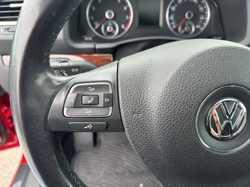 Used 2012 Volkswagen Eos Lux FWD image 19