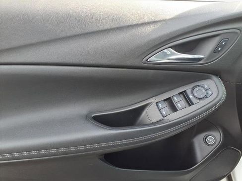 Certified 2022 Buick Encore GX Select w/ Sport Touring Package image 16