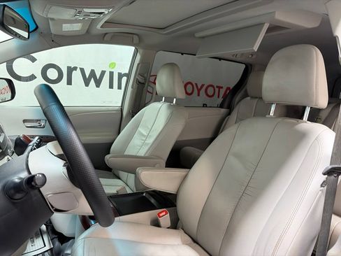 Used 2011 Toyota Sienna XLE w/ XLE Navigation Pkg FWD image 24