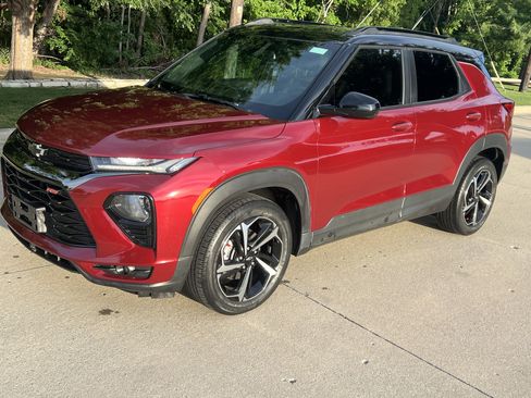 Used 2022 Chevrolet TrailBlazer RS w/ Sun and Liftgate Package FWD image 5