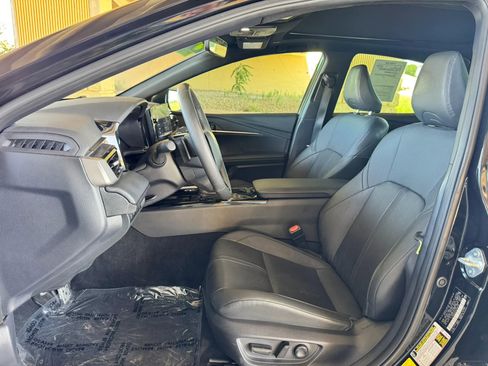 Used 2025 Toyota Camry XSE FWD image 11