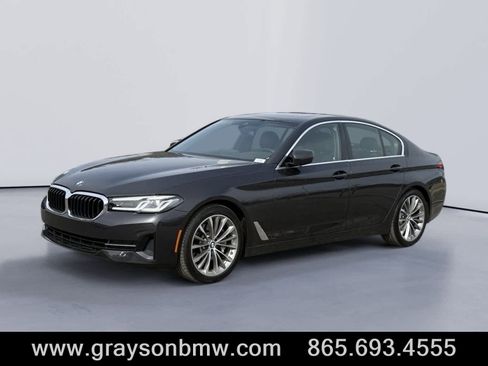 Used 2022 BMW 530i xDrive w/ Premium Package image 7