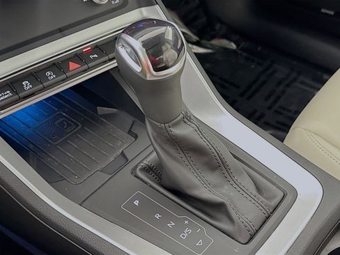 Certified 2025 Audi Q3 2.0T Premium Plus w/ Premium Plus Package image 19