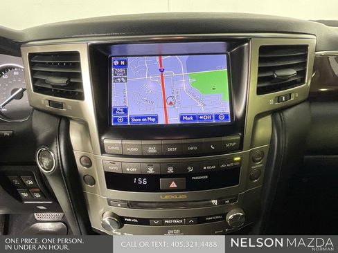 Used 2013 Lexus LX 570 4WD w/ Luxury Pkg image 32