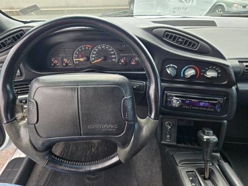 Used 1995 Chevrolet Camaro LT RWD image 22