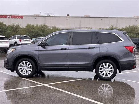 Used 2019 Honda Pilot LX image 3