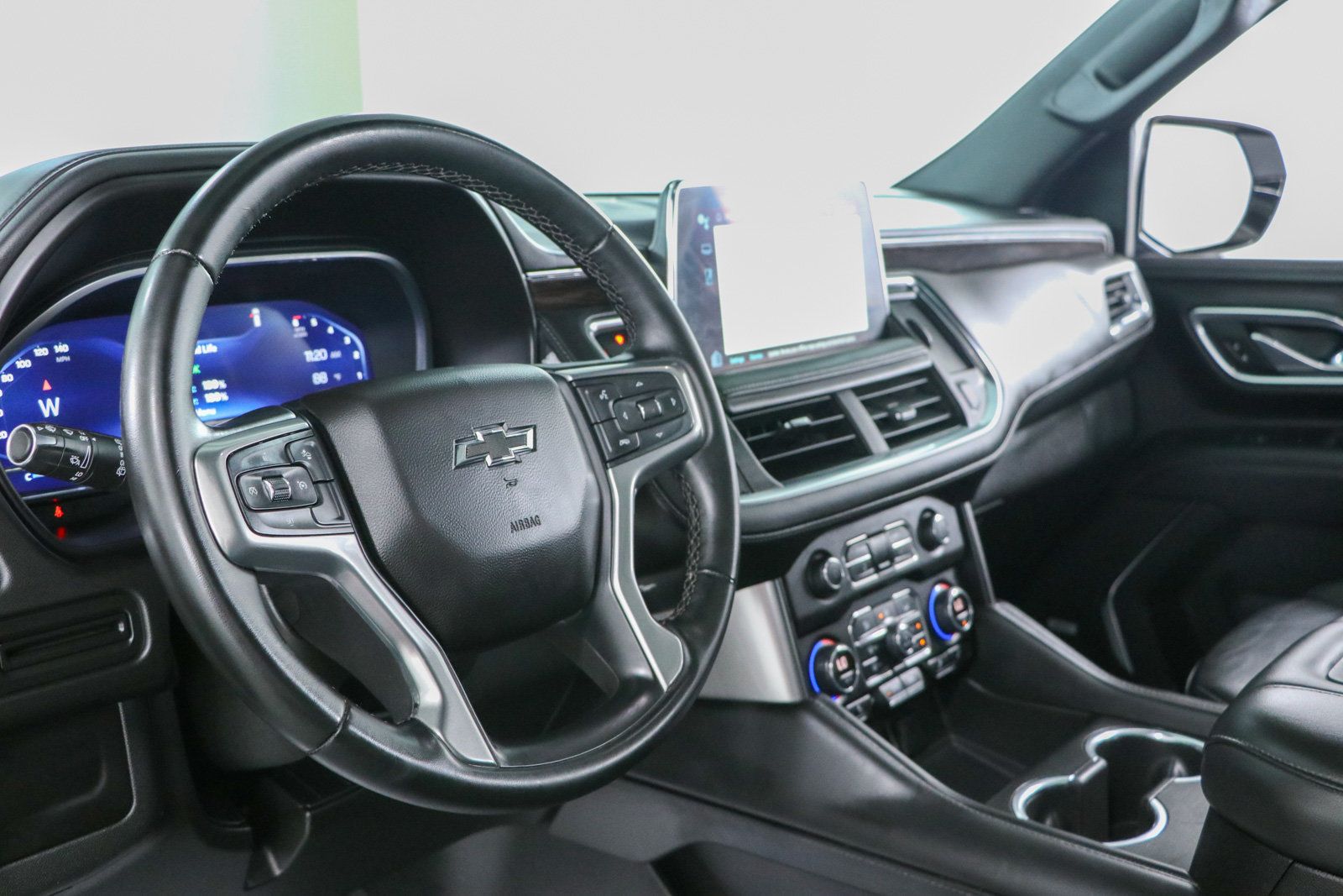 Used 2023 Chevrolet Tahoe Z71 AWD/4WD image 26