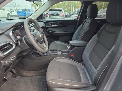 Used 2023 Chevrolet TrailBlazer LT image 6