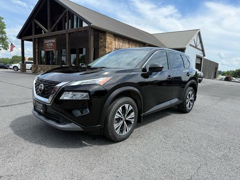 Used 2021 Nissan Rogue SV FWD image 2
