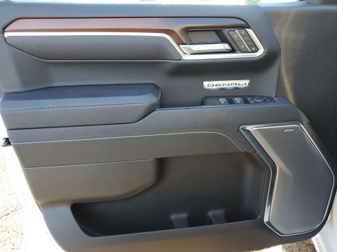 Used 2025 GMC Sierra 1500 Denali image 24