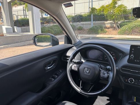 Used 2025 Honda HR-V EX-L image 35