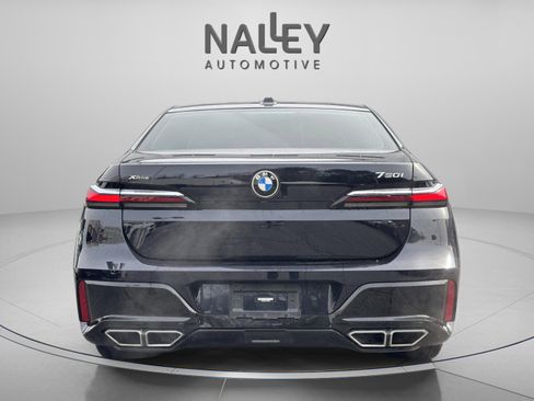 Used 2023 BMW 760i xDrive w/ Luxury Rear Seating Package image 3