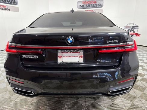 Used 2020 BMW 740i w/ M Sport Package image 6