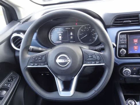 Used 2025 Nissan Versa SV FWD image 11