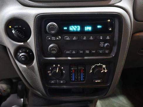 Used 2004 Chevrolet TrailBlazer LS w/ LS Preferred Equipment Group image 25