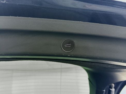 Used 2025 Tesla Model Y Performance AWD/4WD image 31