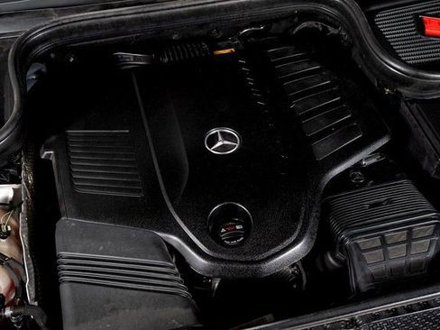 Used 2022 Mercedes-Benz GLS 450 4MATIC image 10