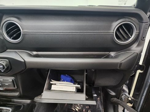 Used 2021 Jeep Wrangler Unlimited Sahara w/ Uconnect 4C Nav & Sound Group image 35