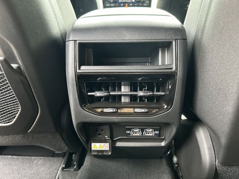 New 2025 Jeep Grand Cherokee Altitude image 59