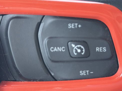 Used 2018 Jeep Wrangler Rubicon AWD/4WD image 28