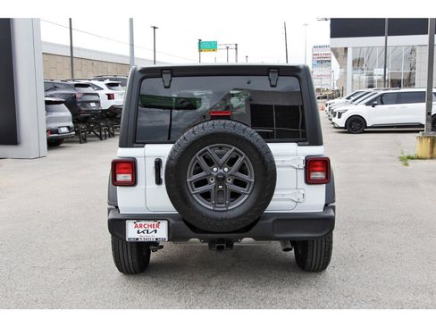 Used 2024 Jeep Wrangler Sport S image 6
